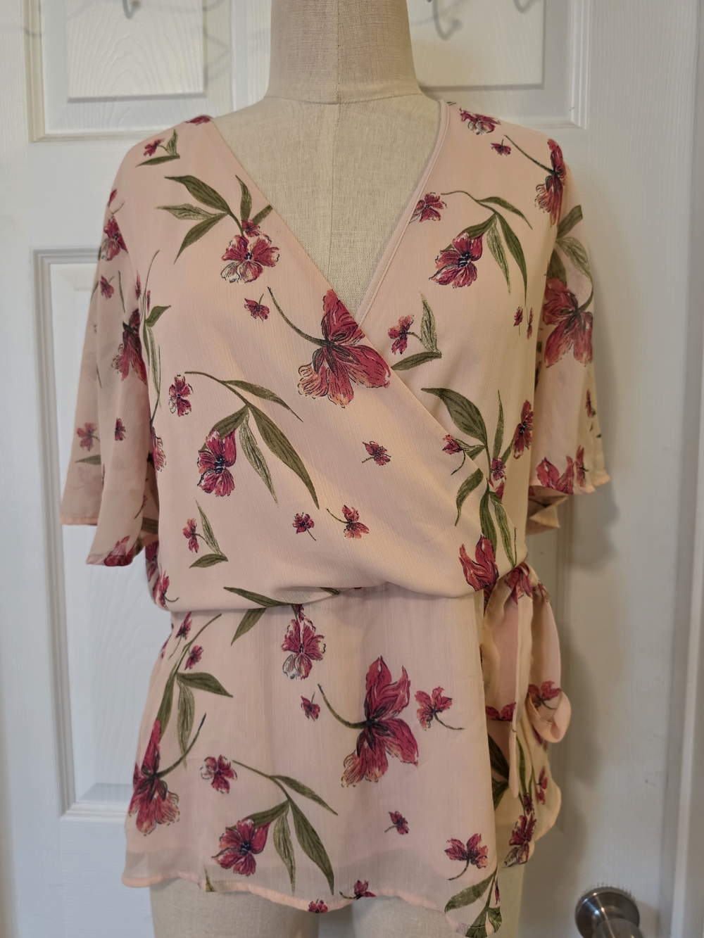 Pleione Pink Floral Wrap Blouse Size Large